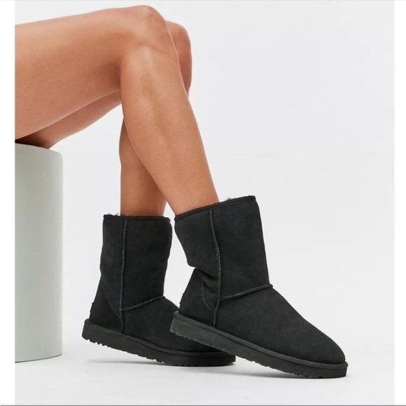 UGG classic short boot - Picture 1 of 8
